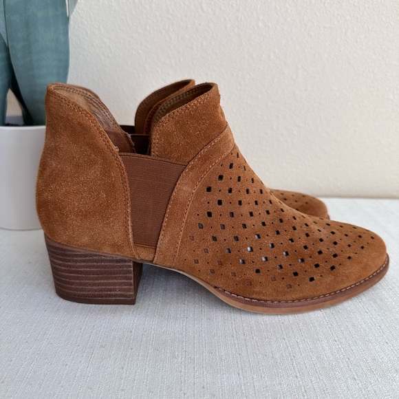Earth Shoes - New EARTH Keren Cognac Perforated Suede Slip On Heeled Booties Women’s 9.5B(M)